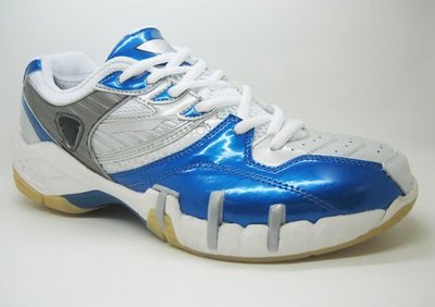 【供應(yīng)羽毛球鞋 網(wǎng)球鞋】價(jià)格,廠家,圖片,運(yùn)動(dòng)鞋,廈門金犀牛進(jìn)出口-