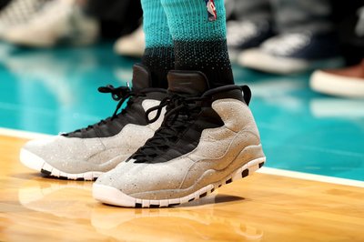 今日上腳球鞋一覽:沃克腳踏AJ10水泥配色