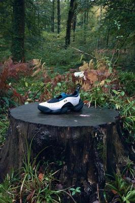 Oakley 球鞋強勢回歸,背后的「創意工廠」功不可沒