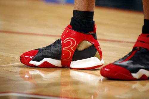 艾弗森簽名球鞋 籃球文化與潮流時尚的永恒印記