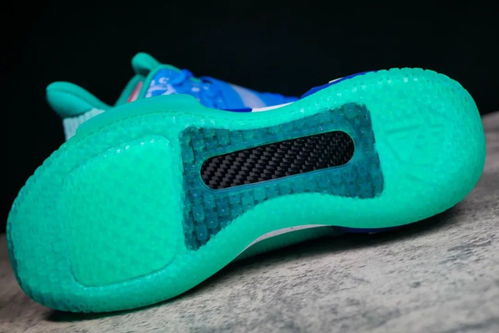 藍綠交響曲 球鞋色彩中的自然寓意